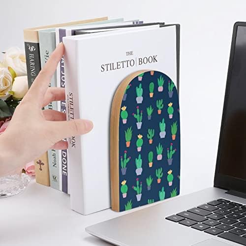 Različiti sukulenti kaktusa u loncima drveni ukrasni držači za knjige bez klizanja kraj knjige