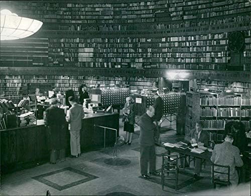 Vintage fotografija Gradske biblioteke u Sveavtor gen, Velika sala za pozajmljivanje sa poznatim galerijama