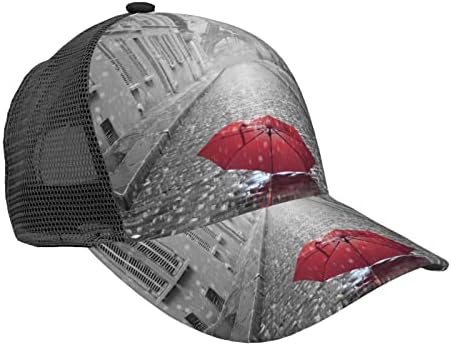 Crveni kišobran u kišnim Eiffelovim toranjom ispisano bejzbol kapa na otvorenom mrežicom podesiv za pokretanje